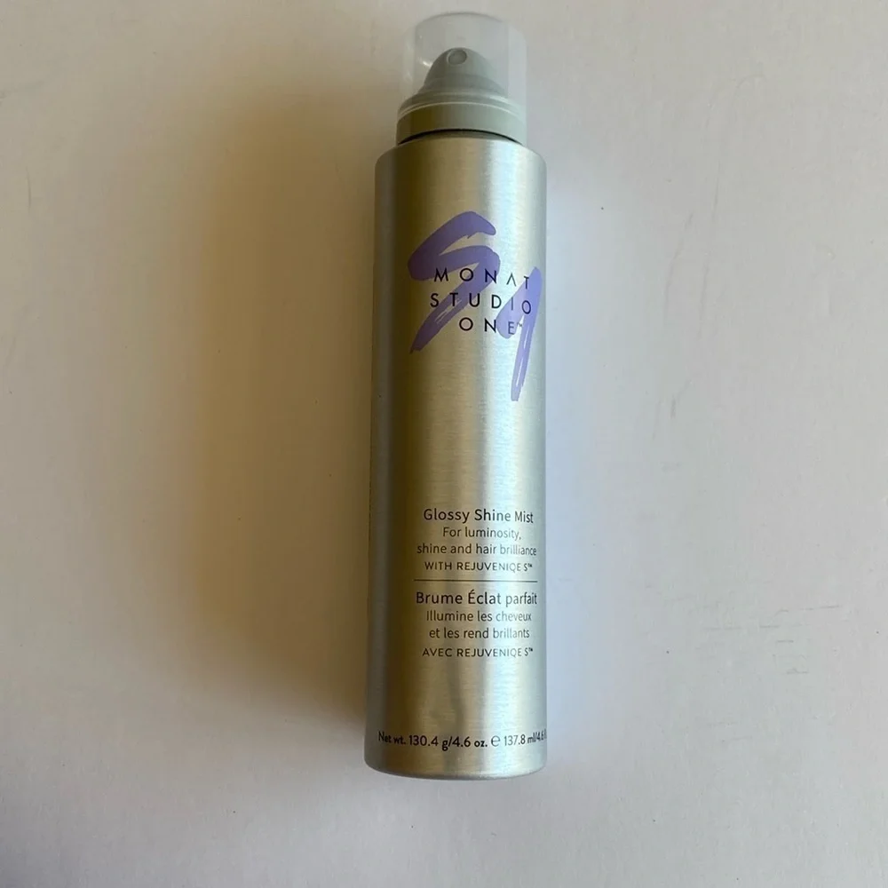 Monat glossy shine mist 4.6oz used once